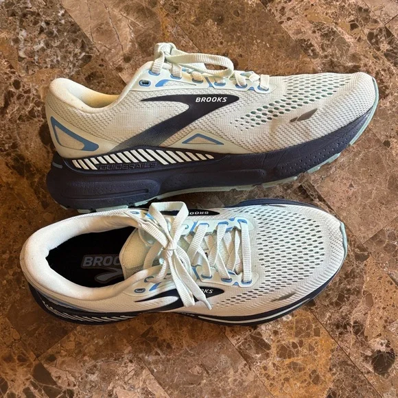 Brooks Women’s Athletic Shoes in baby , blue and Navy blue - Picture 10 of 16